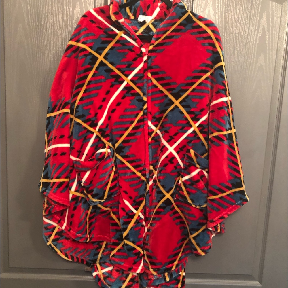Poncho.  Make an offer.  Any 3 for $40!!